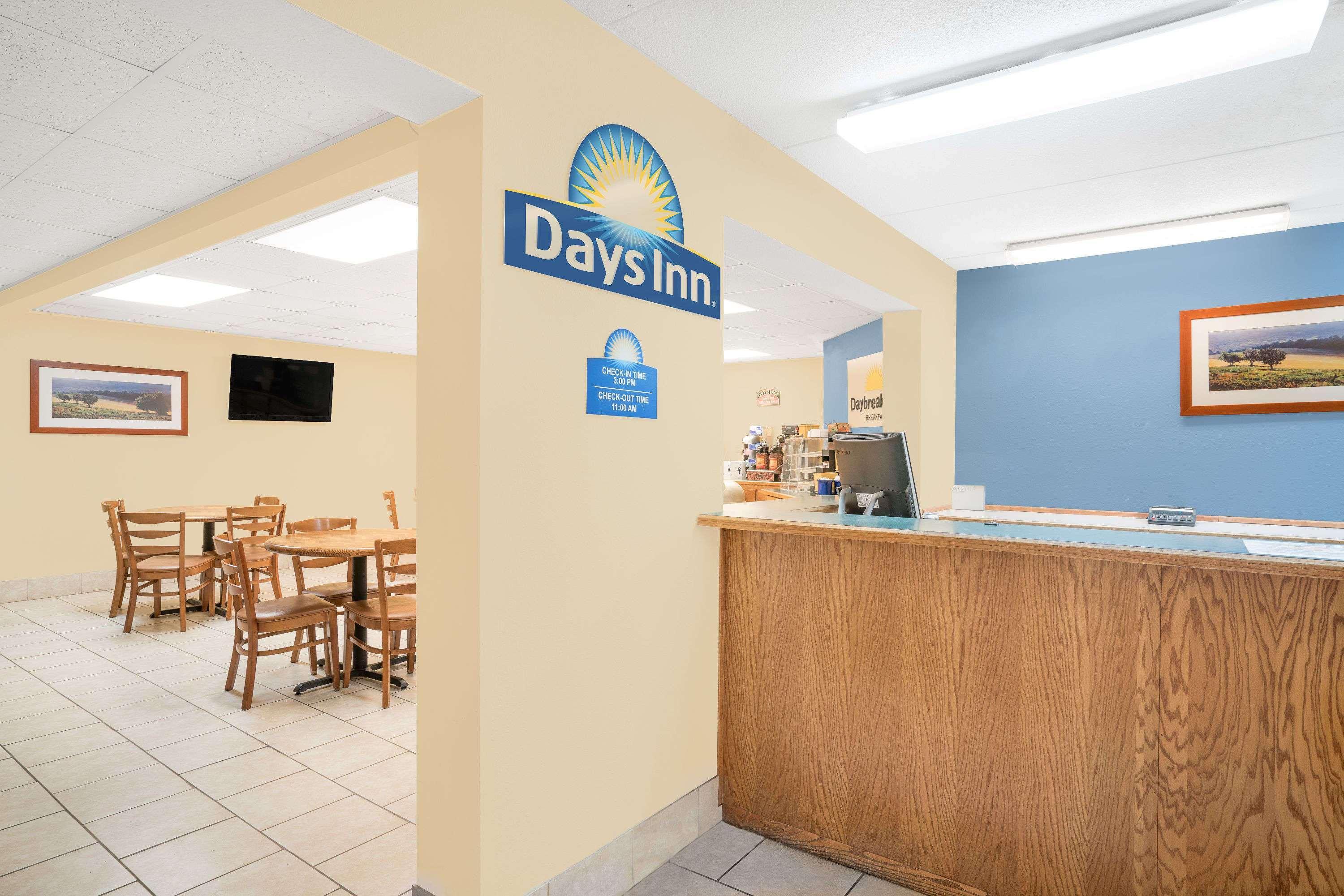 Days Inn By Wyndham Alexandria Mn Exteriör bild